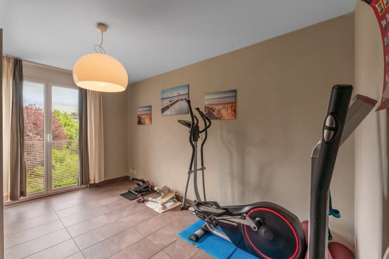 Bel appartement de 4.5 pièces avec grand balcon à deux pas du centre-ville, Rue Saint-Georges (8)