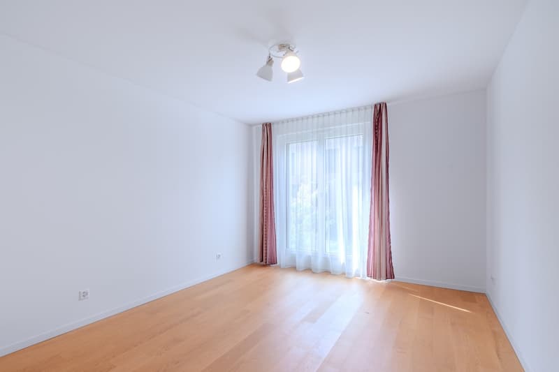 Appartement 3.5 pièces comme neuf avec loggia à Orbe (9)