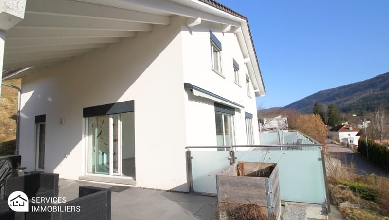 Villa d'architecte moderne avec vue dégagée sur la vallée (3)