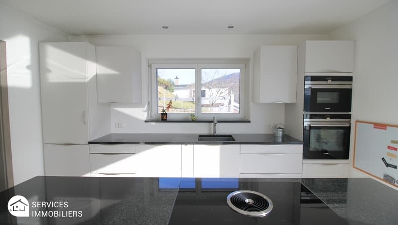 Villa d'architecte moderne avec vue dégagée sur la vallée (8)