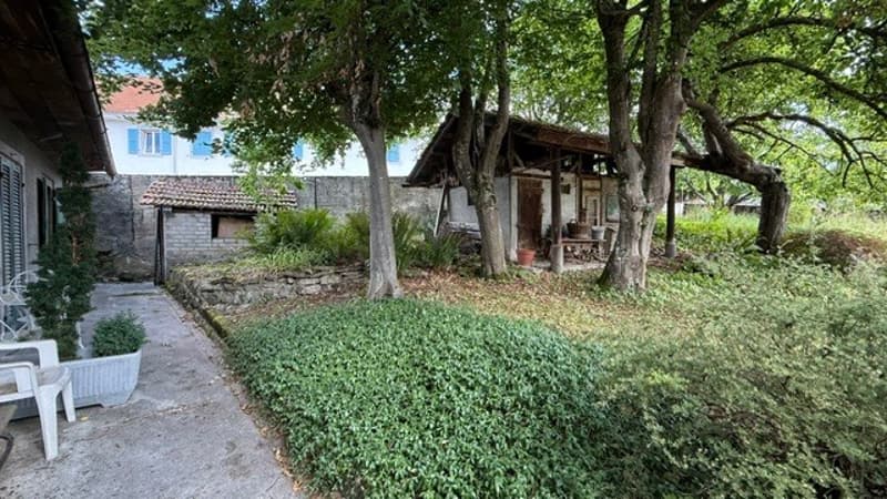 Maison 2 logements à rénover - Beau potentiel au coeur du village (5)