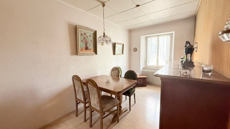 Maison 2 logements à rénover - Beau potentiel au coeur du village (12)
