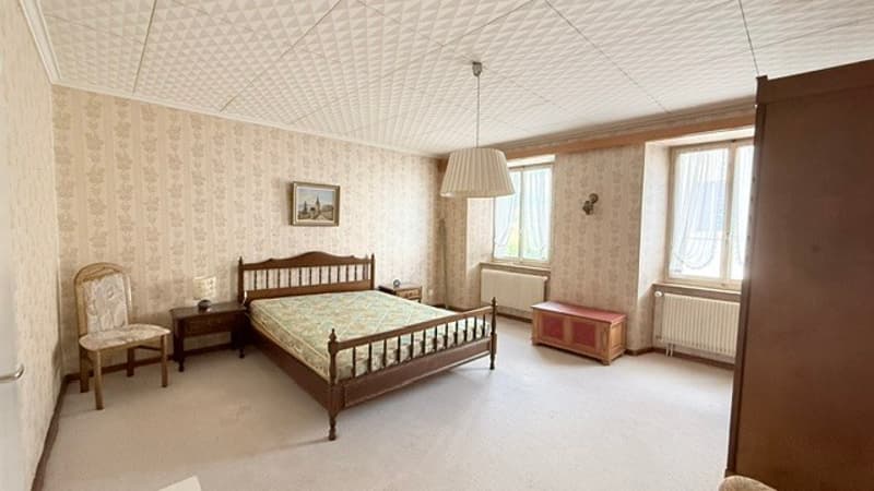 Maison 2 logements à rénover - Beau potentiel au coeur du village (13)