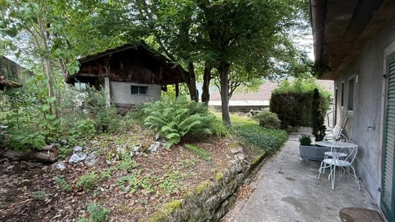 Maison 2 logements à rénover - Beau potentiel au coeur du village (2)