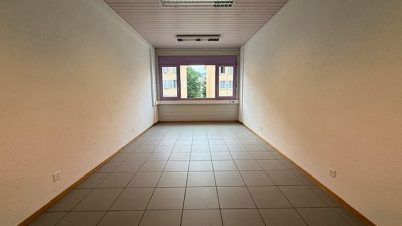 Bureau très bien situé (1)