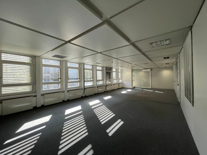 Bureaux centralement situés à Ittigen (9)