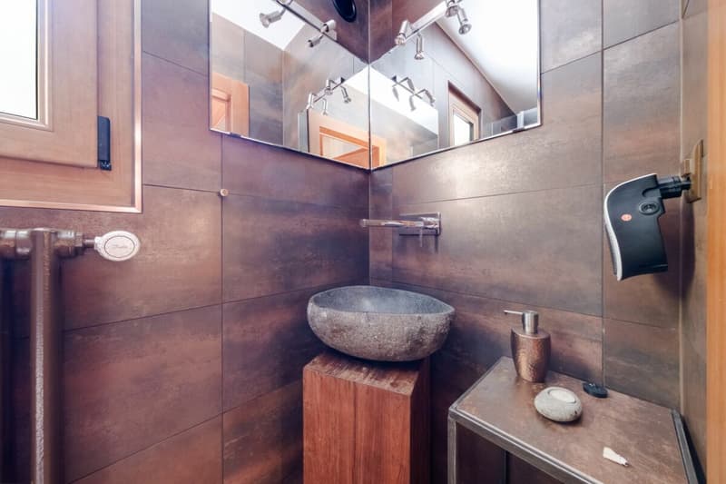 Chalet individuel de 9 pièces entièrement rénové en 2012 (9)