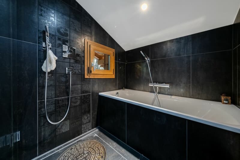 Chalet individuel de 9 pièces entièrement rénové en 2012 (16)
