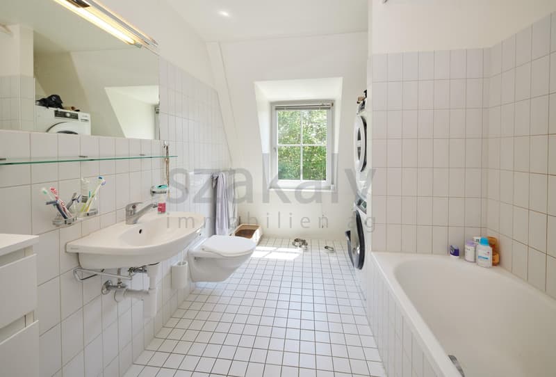 Dreifamilienhaus mit Charme in alterwürdigem Gemäuer (13)