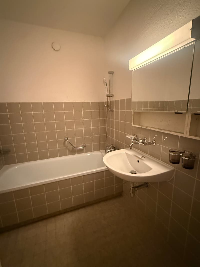 Helle 3.5-Zimmer-Wohnung mit Balkon und toller Aussicht in Rümlang (14)