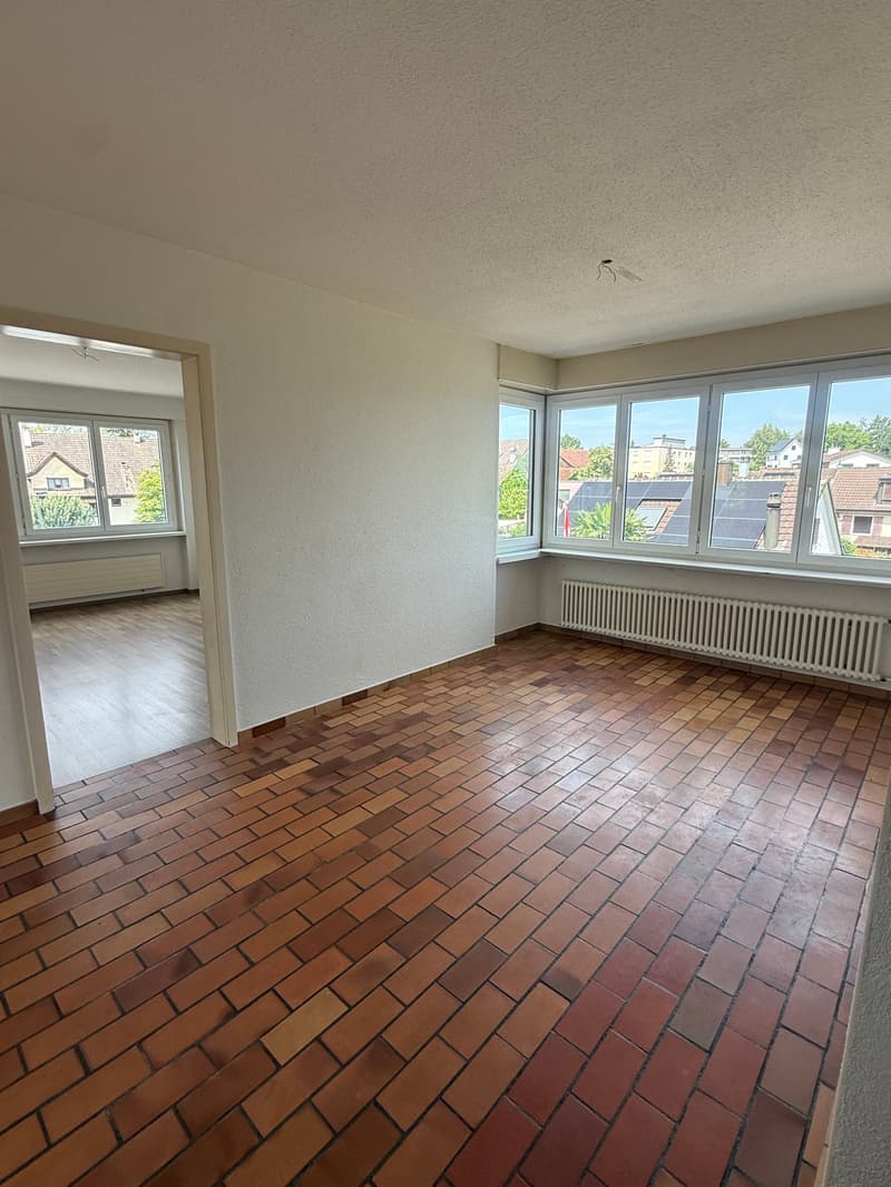 Helle 3.5-Zimmer-Wohnung mit Balkon und toller Aussicht in Rümlang (7)