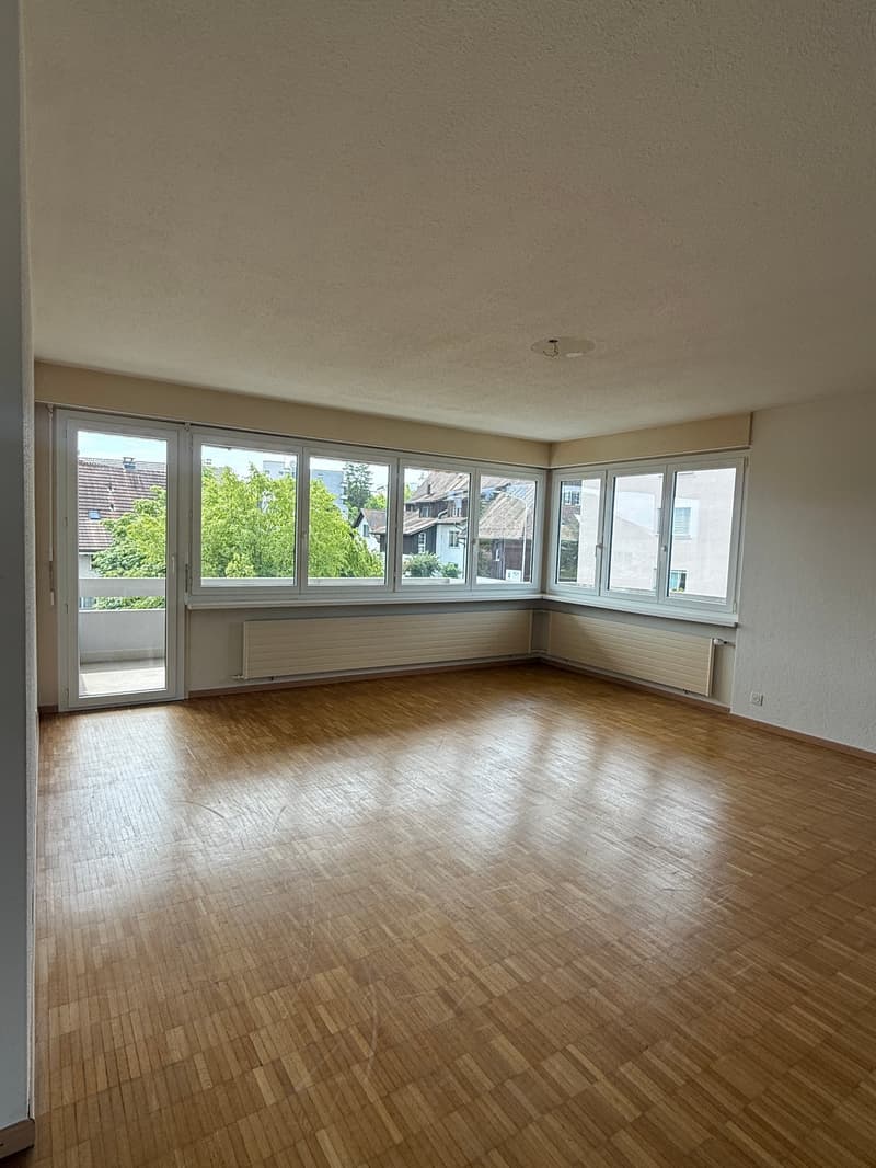Helle 3.5-Zimmer-Wohnung mit Balkon und toller Aussicht in Rümlang (6)
