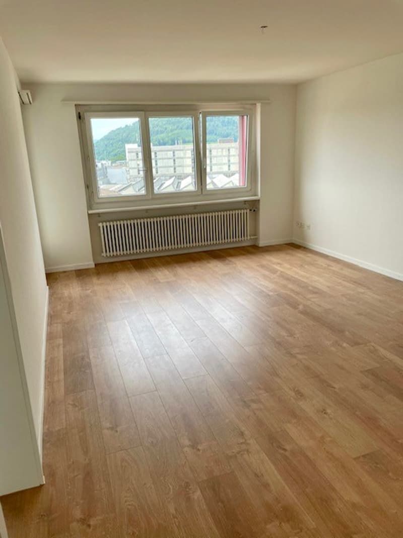 Moderne 3.5-Zimmer-Wohnung mit Balkon und Aussicht in Oftringen (4)