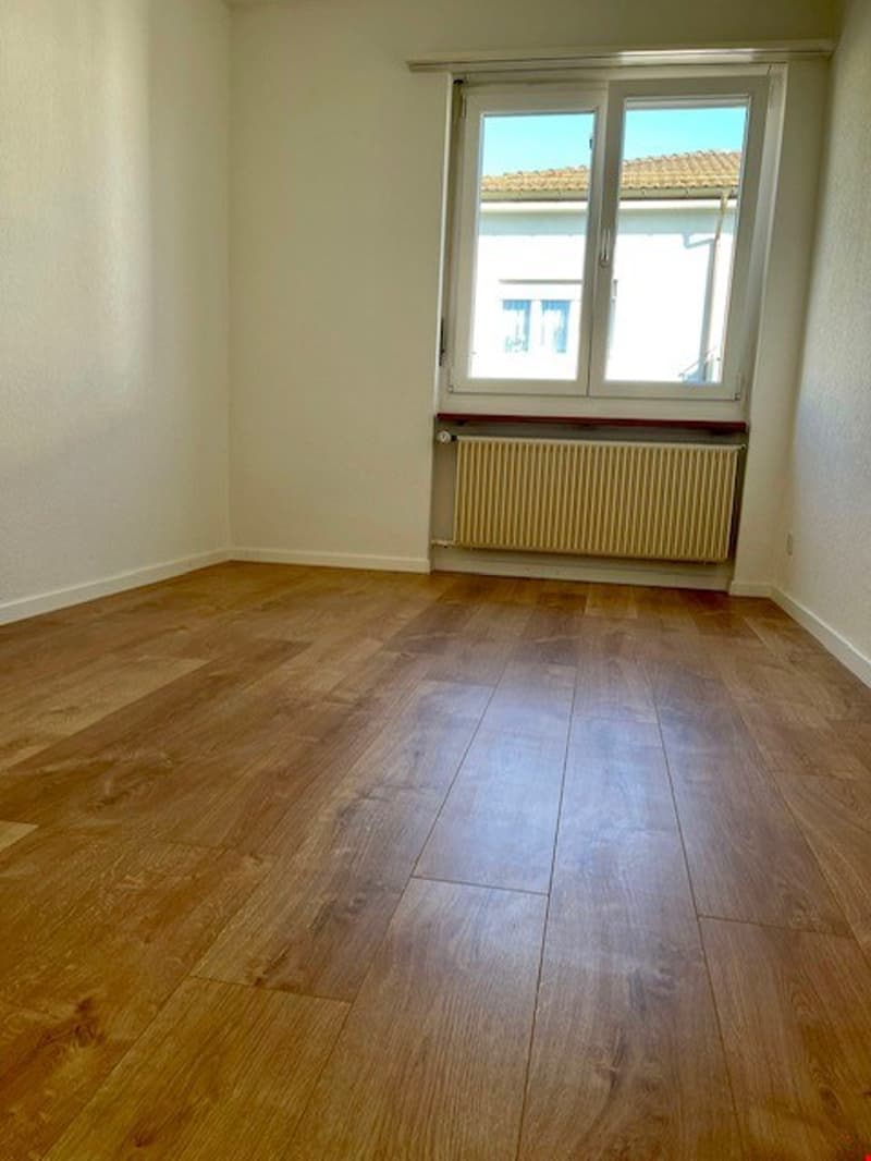 Grosszügige 3 1/2 Zimmer-Wohnung an top Lage mit Weitblick (6)