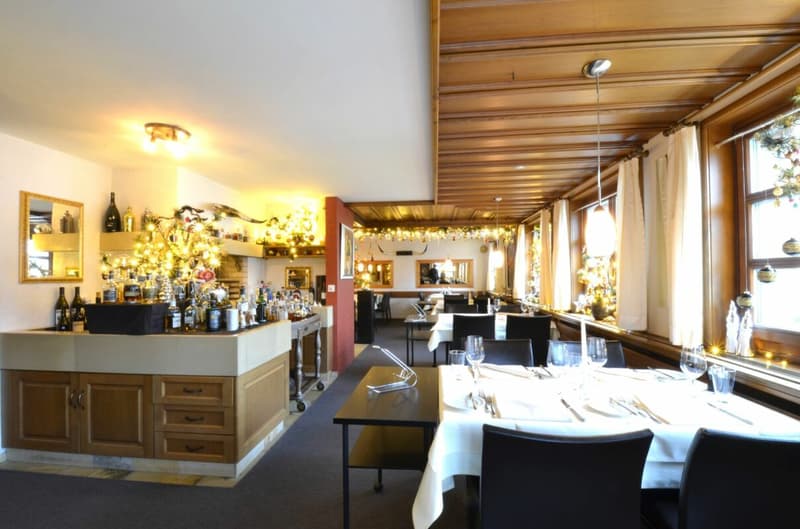 Traditional establishment with 6 rooms and 4.5 room attic apartment in the center of Matzingen (5)