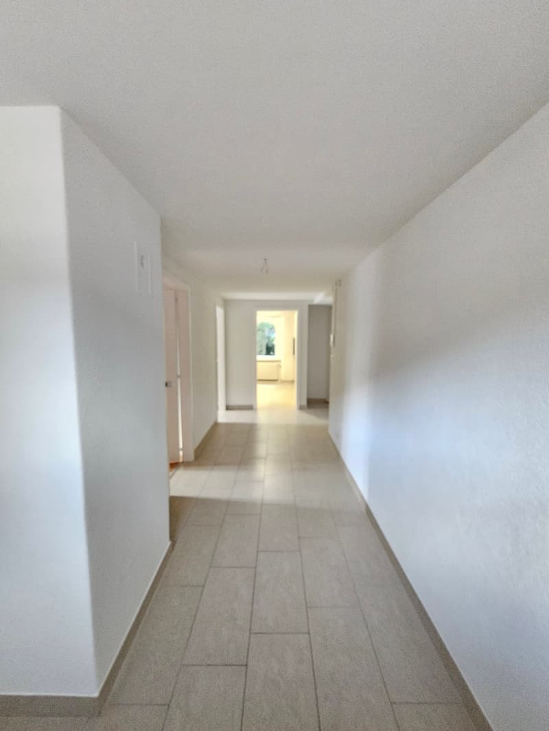 Charmant appartement de 3 pièces au centre de Fleurier avec balcon (8)