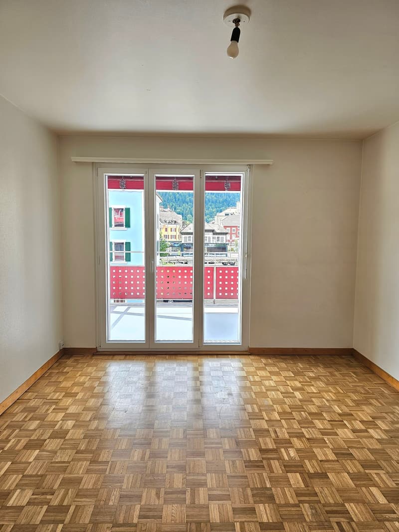 Appartement de 4 pièces avec grand balcon au centre de Fleurier (3)