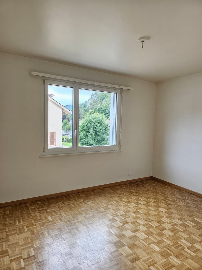 Appartement de 4 pièces avec grand balcon au centre de Fleurier (6)