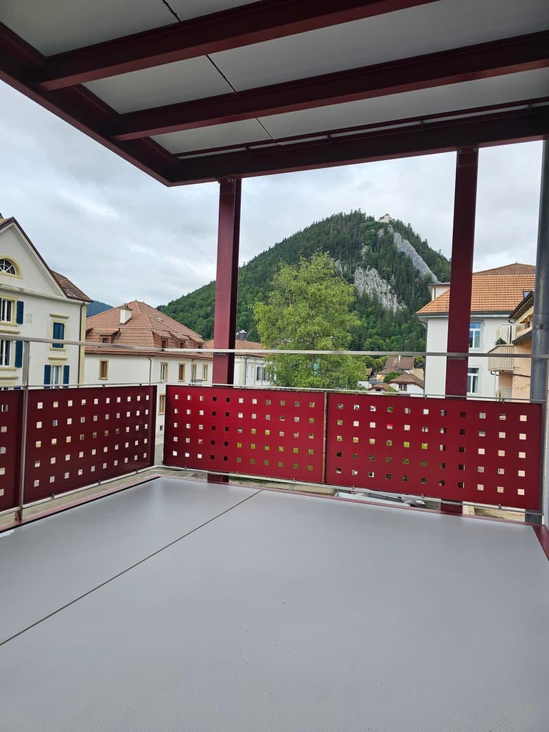 Appartement de 4 pièces avec grand balcon au centre de Fleurier (9)