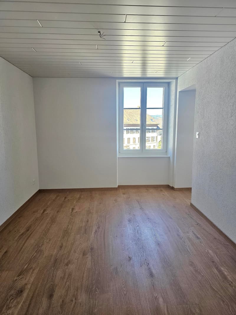 Bel appartement rénové au centre de Fleurier (7)