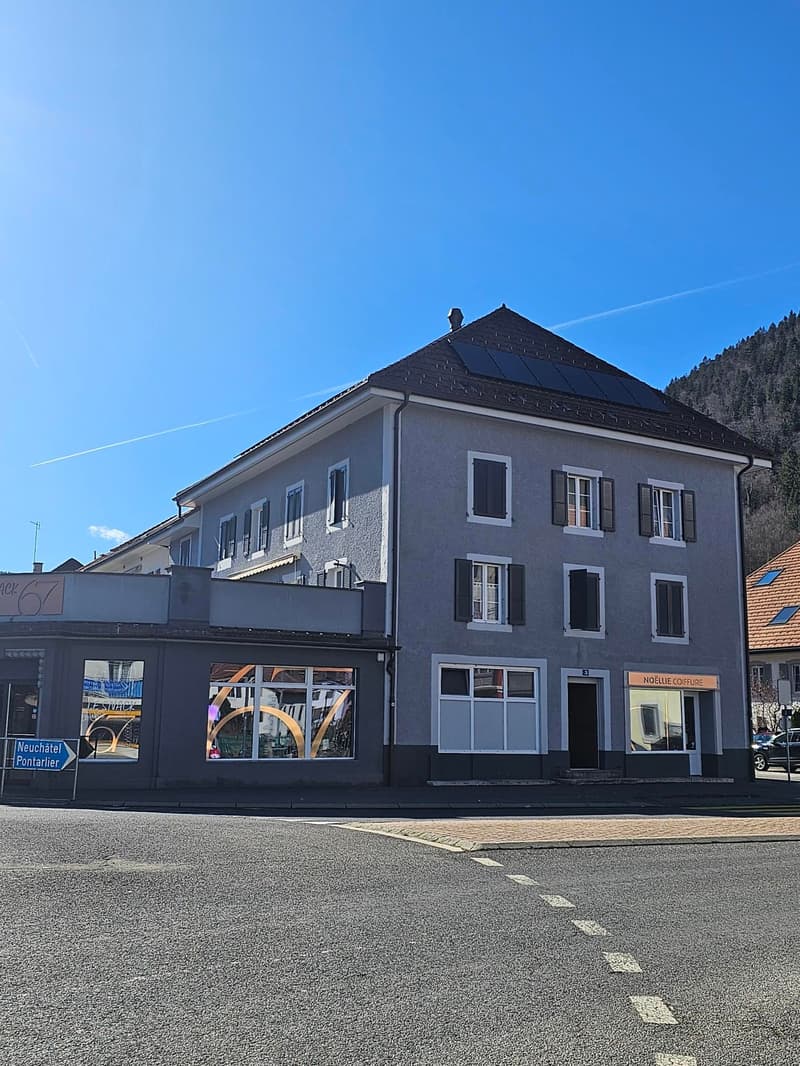 Bel appartement rénové au centre de Fleurier (12)