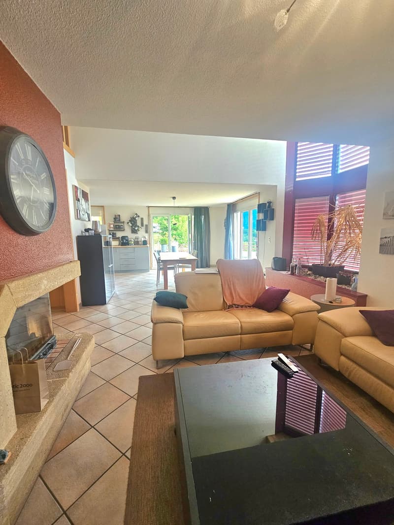 Entre nature et confort : belle maison de 200 m² à Couvet (8)