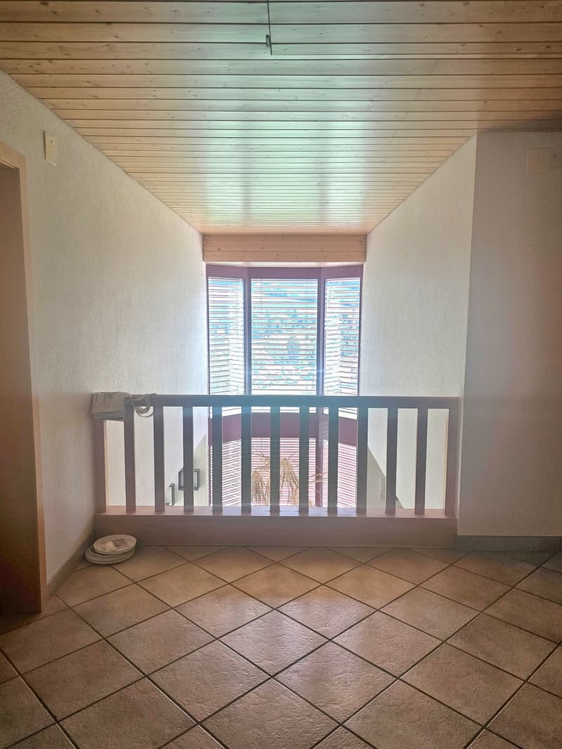 Entre nature et confort : belle maison de 200 m² à Couvet (11)