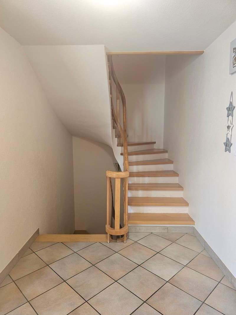 Entre nature et confort : belle maison de 200 m² à Couvet (15)