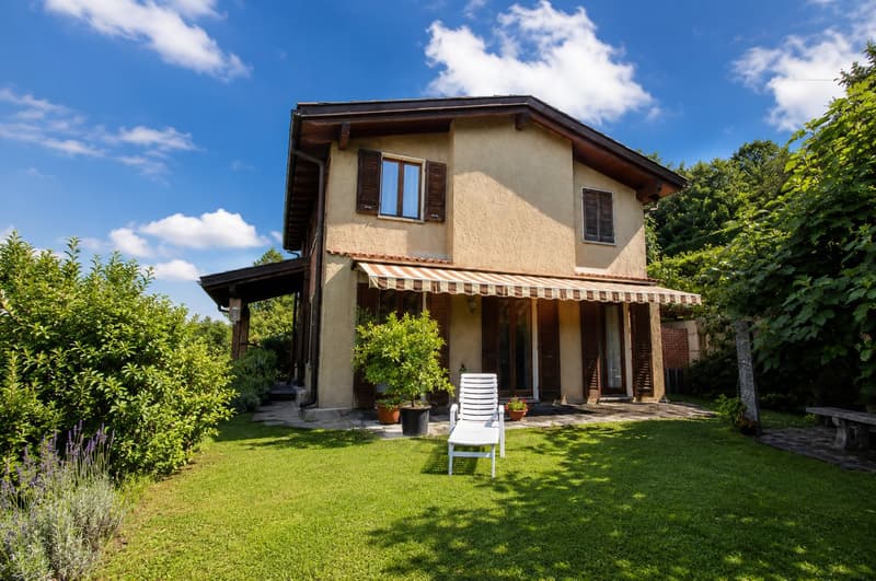 Charmantes 7-Zimmer-Einfamilienhaus mit Pool in Pregassona (1)