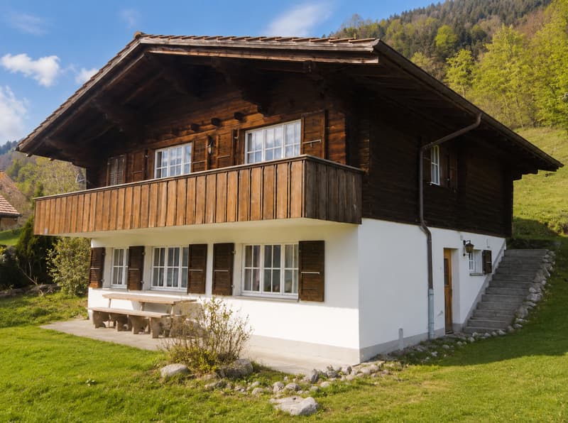 Kleines Einfamilienhaus in ruhiger Lage mit Seesicht in Niederried bei Interlaken (1)