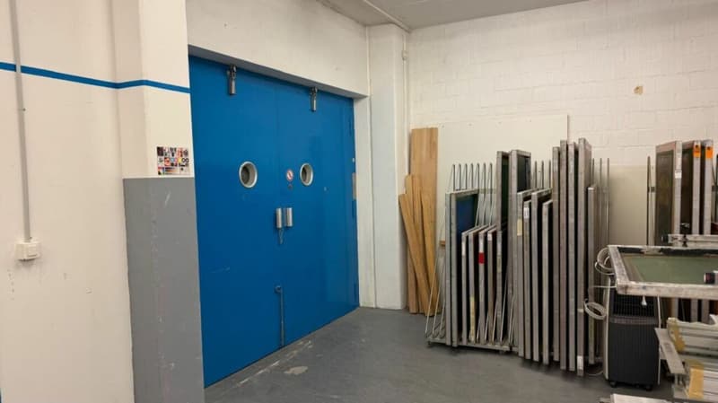 Vielseitig nutzbare Gewerbe- oder Lagerfläche - 307 m² an zentraler Lage in Dübendorf (5)