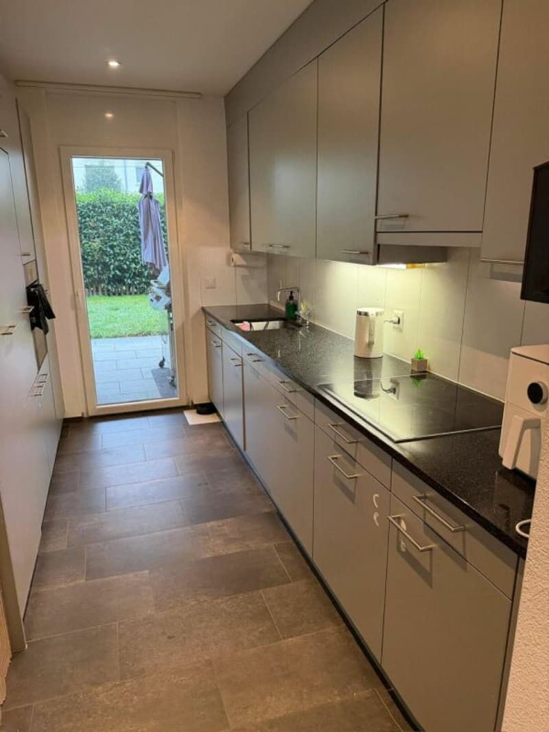 Moderne, helle und attraktive 4,5-Zi. Wohnung (3)