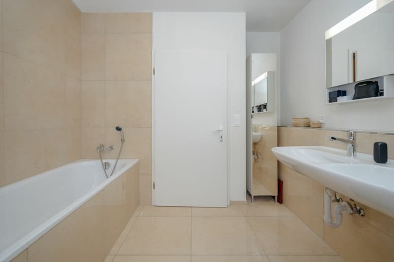 Charmante 4.5-Zi. WHG mit Weitsicht und hochwertigem Ausbaustandard (8)