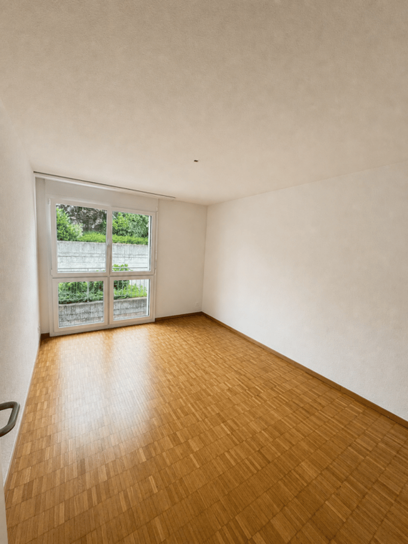 Attraktive 3,5-Zi. Wohnung in ruhigem und gepflegtem Wohnquartier (5)