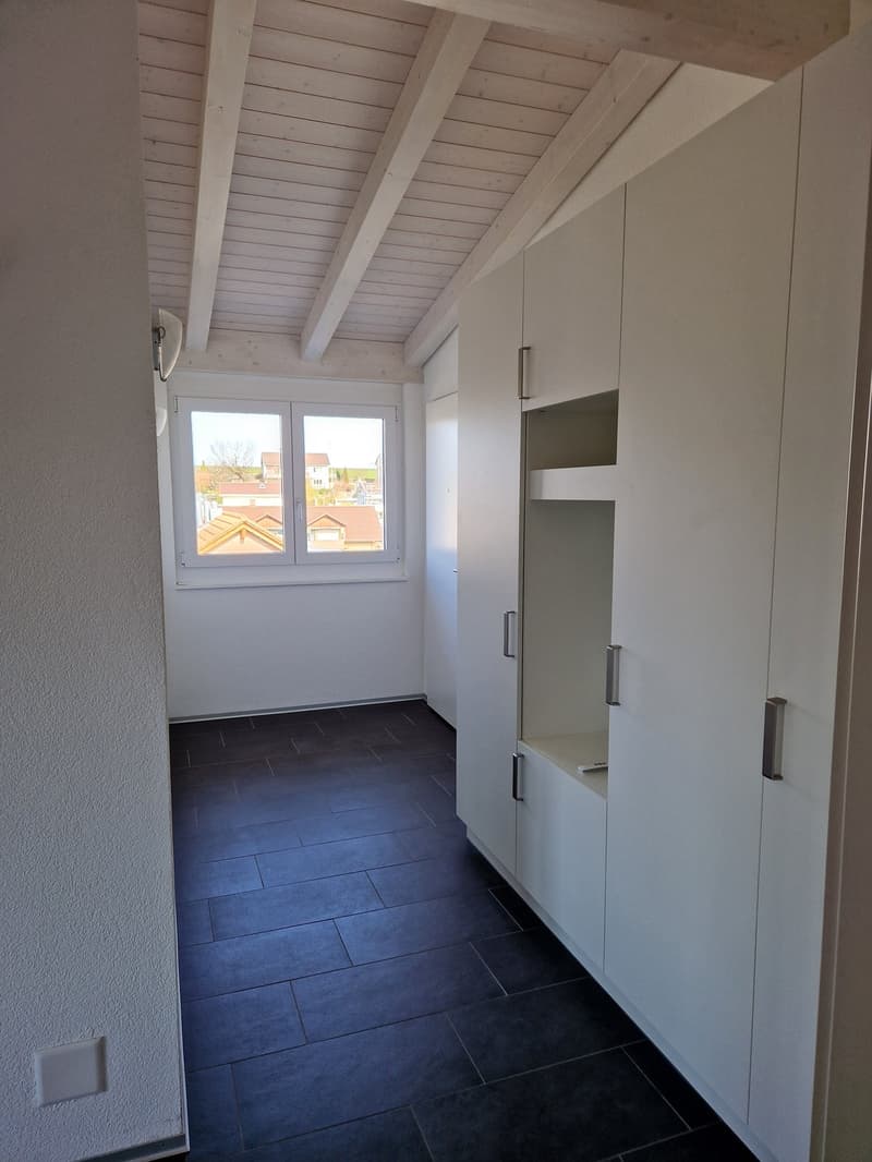 Moderne 2.5-Zi-Dachwohnung in Schwarzenburg als Wohnung für Eigenbedarf oder Kapitalanlage geeignet (4)