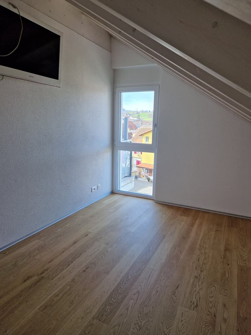 Moderne 2.5-Zi-Dachwohnung in Schwarzenburg als Wohnung für Eigenbedarf oder Kapitalanlage geeignet (7)