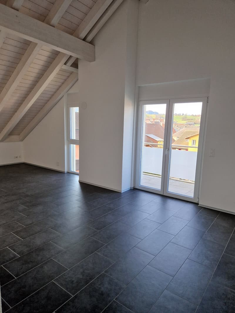 Moderne 2.5-Zi-Dachwohnung in Schwarzenburg als Wohnung für Eigenbedarf oder Kapitalanlage geeignet (6)