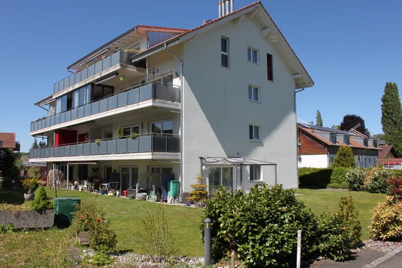 Moderne 2.5-Zi-Dachwohnung in Schwarzenburg als Wohnung für Eigenbedarf oder Kapitalanlage geeignet (2)