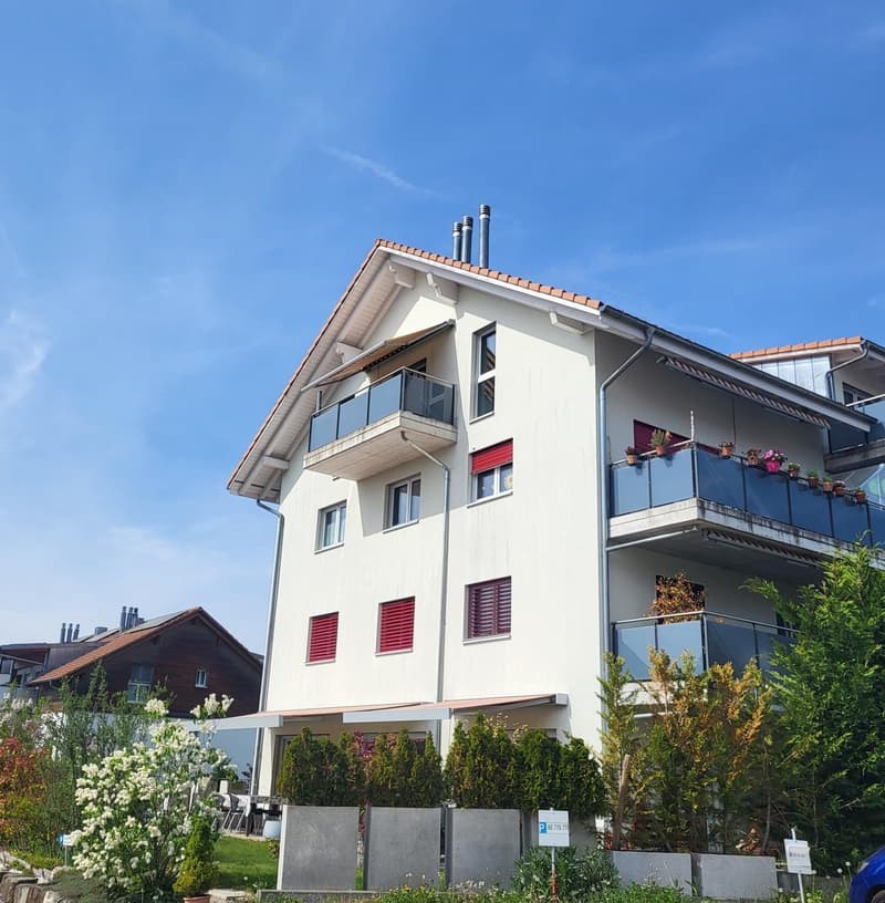 Moderne 2.5-Zi-Dachwohnung in Schwarzenburg als Wohnung für Eigenbedarf oder Kapitalanlage geeignet (1)