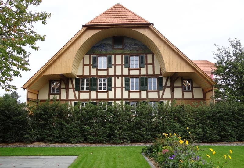 Charmantes Mehrfamilienhaus/Bauernhaus in Grossaffoltern mit 6 Wohneinheiten (1)