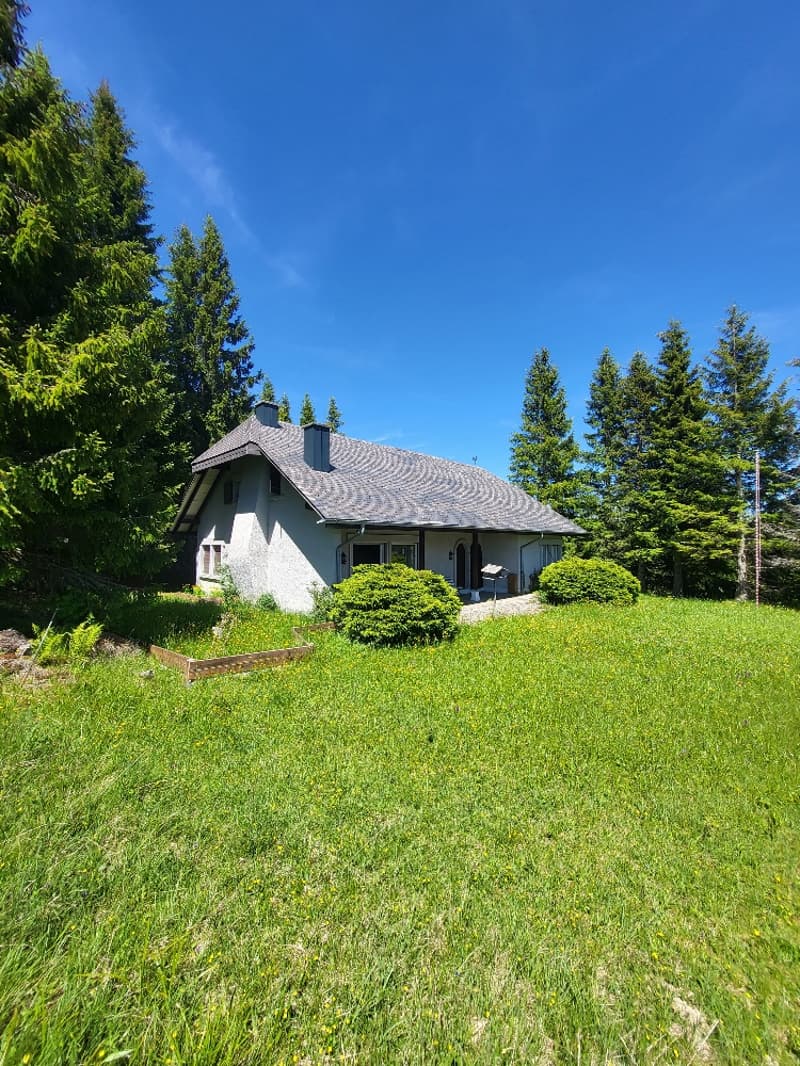 Sehr schönes Ein- oder Zweifamilienhaus in idyllischer Lage im Ottenleuenbad mit Bergsicht (3)