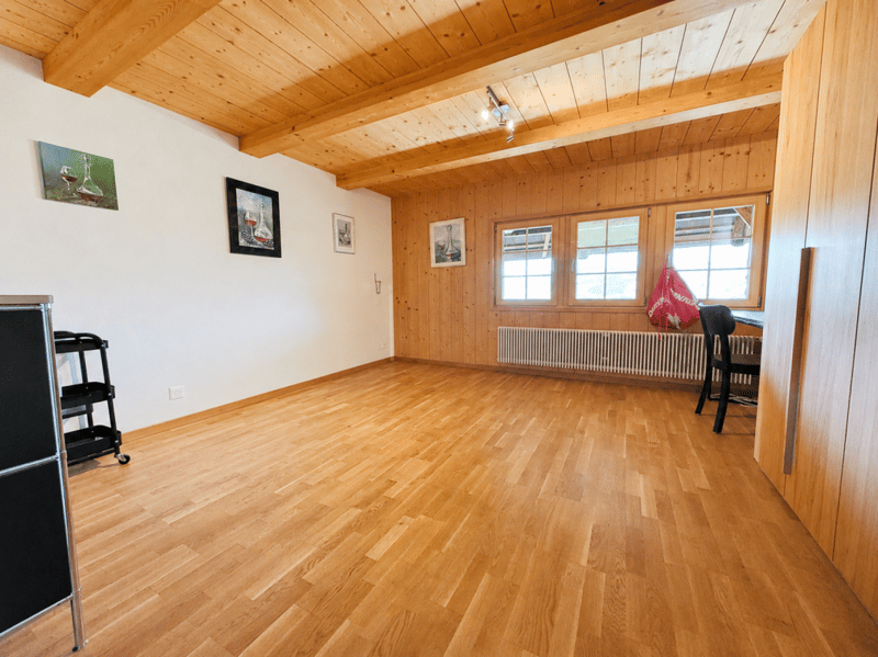 Idyllisch gelegenes, freistehendes und saniertes Bauernhaus (12)