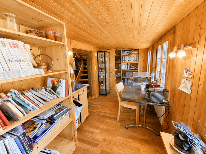 Idyllisch gelegenes, freistehendes und saniertes Bauernhaus (9)