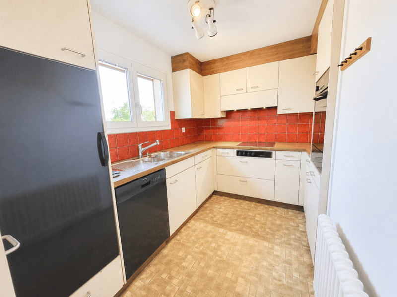 Wohnen auf einem Boden - Freistehendes 5.5-Zimmer-Einfamilienhaus an idyllisch ruhiger Lage (5)