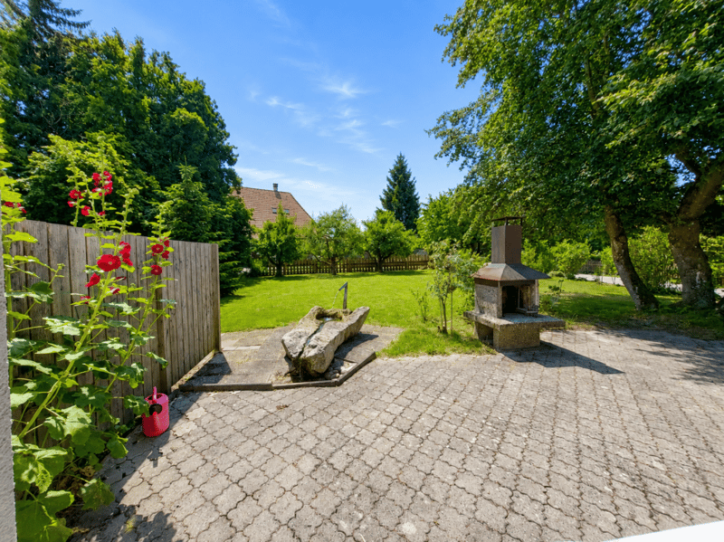 Wohnen auf einem Boden - Freistehendes 5.5-Zimmer-Einfamilienhaus an idyllisch ruhiger Lage (6)