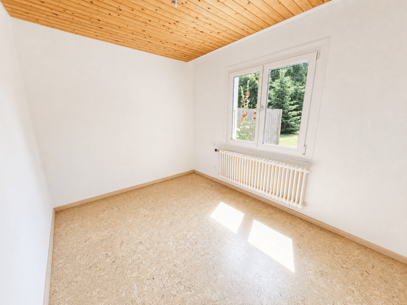 Wohnen auf einem Boden - Freistehendes 5.5-Zimmer-Einfamilienhaus an idyllisch ruhiger Lage (7)