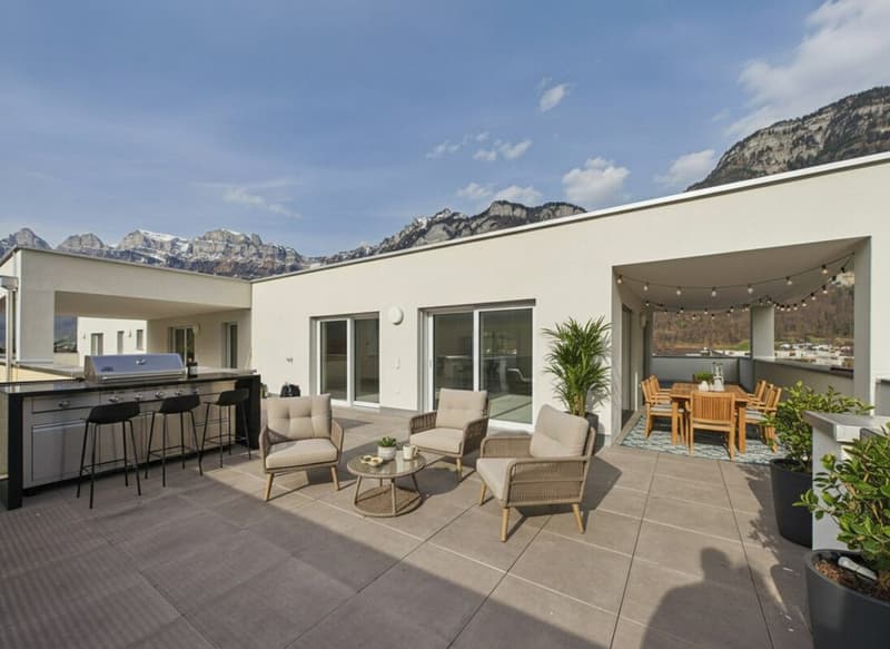 Attika-Wohntraum über den Dächern - 197 m² Terrasse mit Panorama-Bergblick (1)