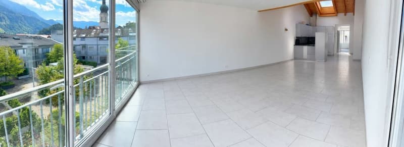 Grosszügige 3½-Zimmer-Dachwohnung mit viel Charme in Domat/Ems (3)
