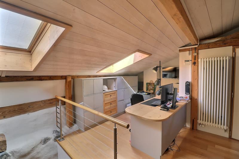 Splendide immeuble historique du 15? siècle avec local commercial et appartements (5)