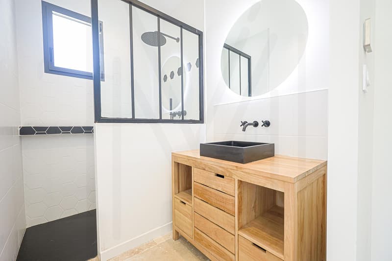 Superbe propriété à Saint-Pantaléon - Un équilibre parfait entre nature, design et authenticité (9)